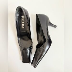 Prada Vintage Black pleated brushed leather square toe pumps EU 39